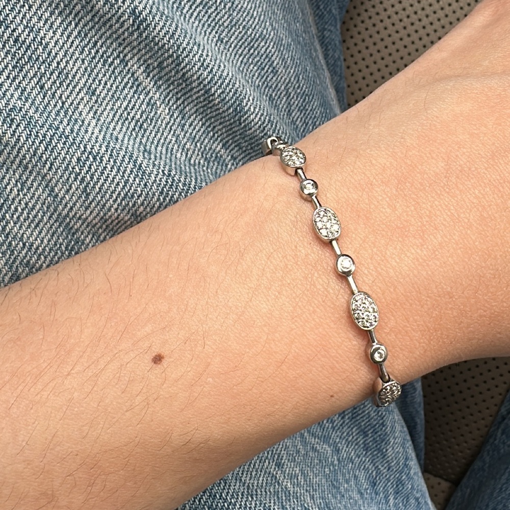 18k Silver Diamond Tennis Bracelet with Sparkling Stones